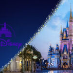 Vacaciones Walt Disney: El Castillo de Disney en Walt Disney World iluminado, representando la magia y encanto de unas vacaciones Walt Disney.